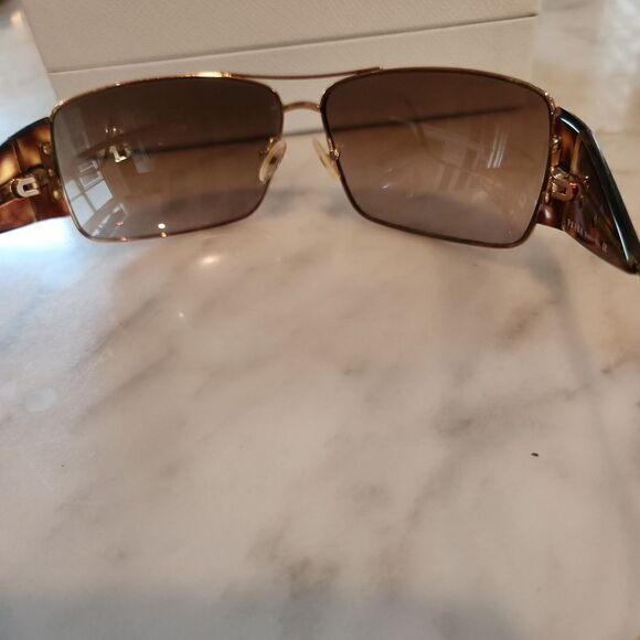 Prada tortoise with gold sunglasses - Picture 6 of 8